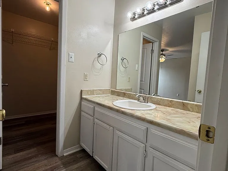 1001 Todd Ln — Photo 9