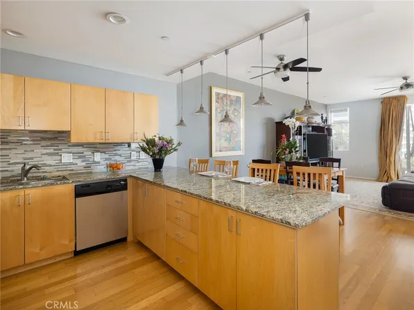 285 W 6th St APT 328, Los Angeles, CA 90731