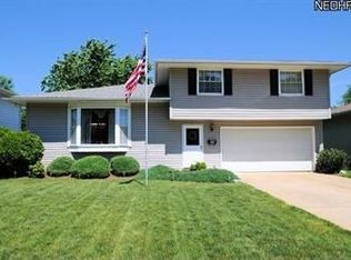 36629 Valleyview Dr, Eastlake, OH