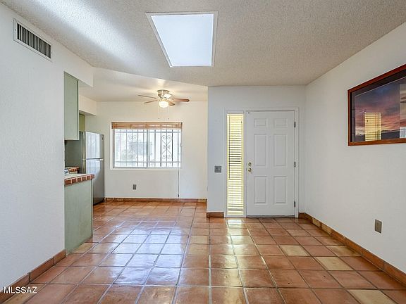5th image of 132 W Calle Del Ano