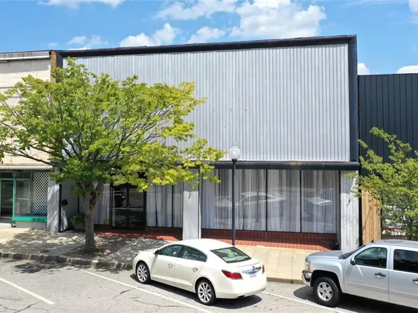 223 S Scales St, Reidsville, NC 27320