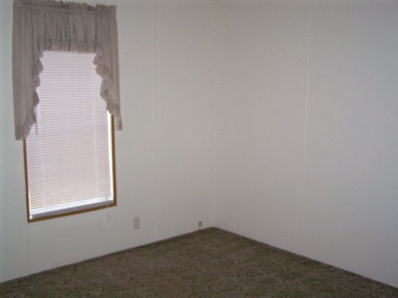 5th image of 393 SW Jackson Ct