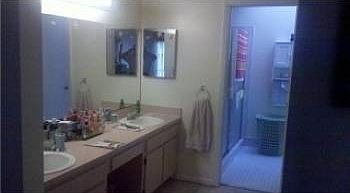 5th image of 15211 Norfolk Ln