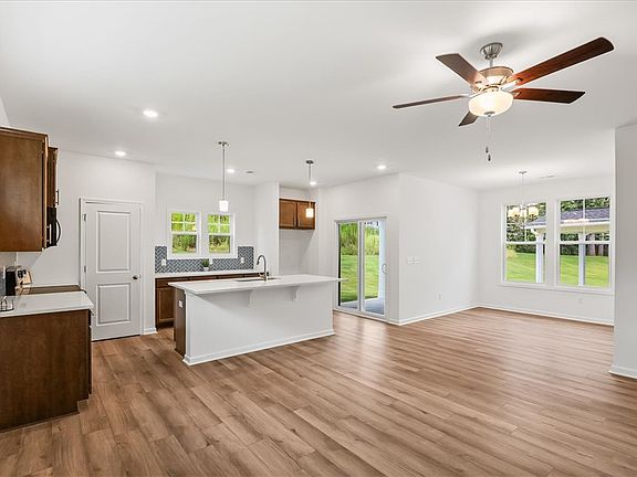 3rd image of 250 Brown Cir