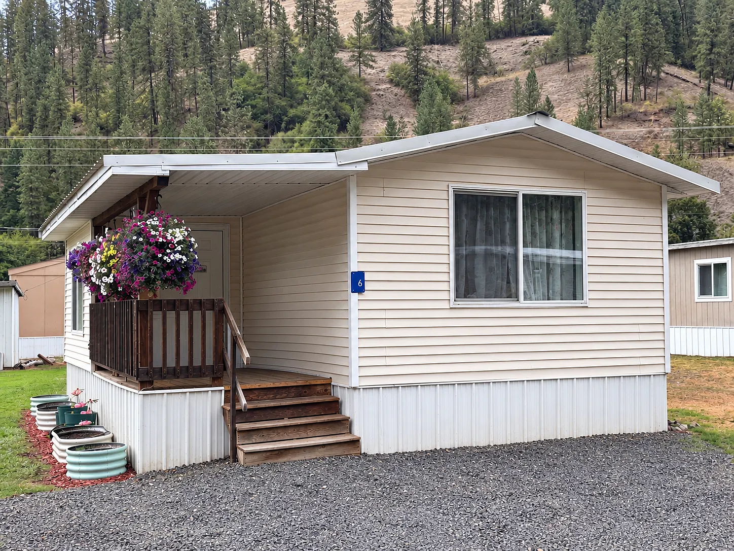3 bed, 924 sqft, $1,250 — Photo 1