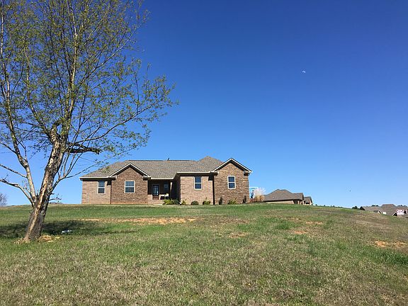 2nd image of 5 Sablewood Dr