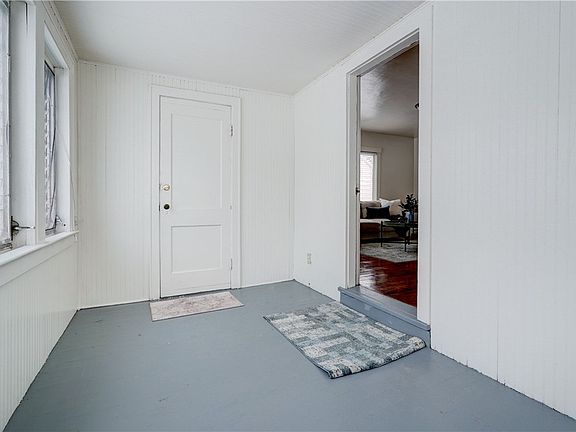 5th image of 155 Wakefield St