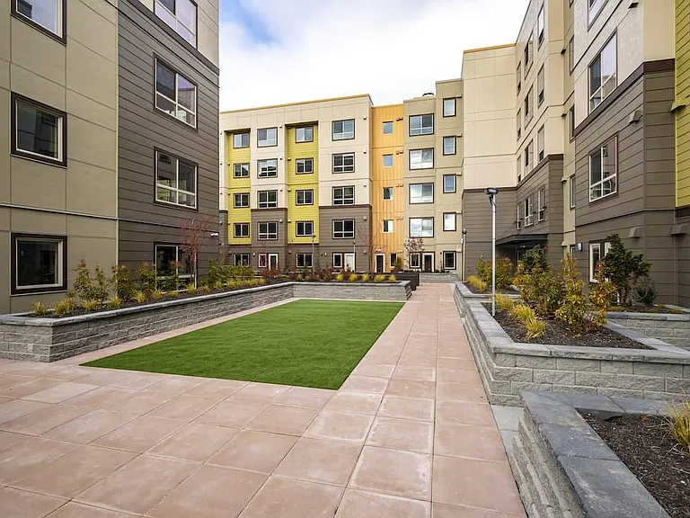 Crossroads Senior Living Apartments — Photo 8