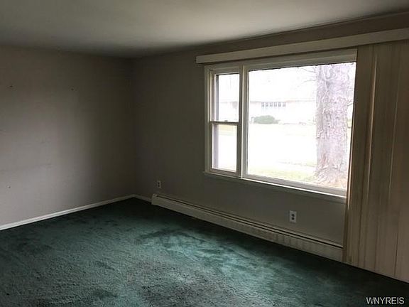 4th image of 52 Harvey Dr
