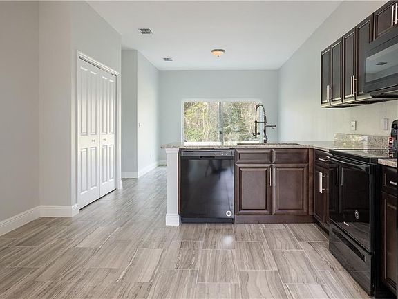 5th image of 1340 W Evans Cir