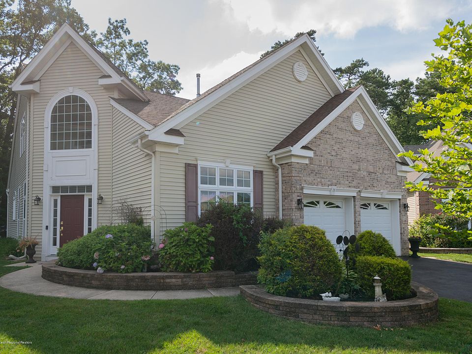 1st image of 78 Jumping Brook Dr
