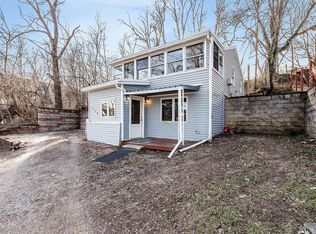 8128 Halfway Dr, Brighton, MI