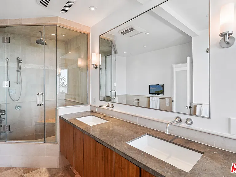 18101 Coastline Dr — Photo 17