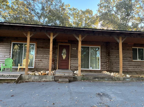 606 E Garden Farm Rd, Rossville, GA 30741