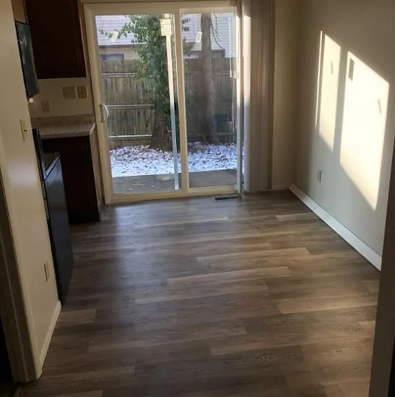 240 Collier Dr — Photo 3