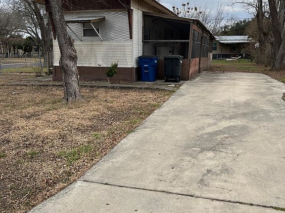 2nd image of 213 W Green Valley St