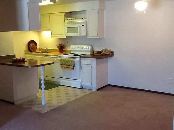 3rd image of 139 Academy Ct APT I