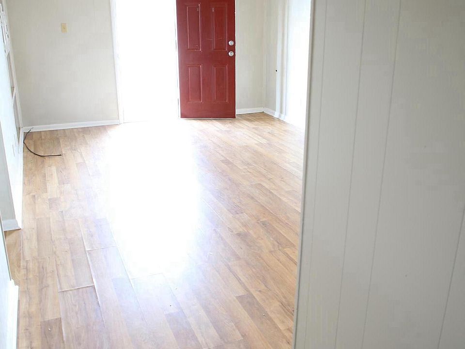 2nd image of 104 Springhill Dr APT 10