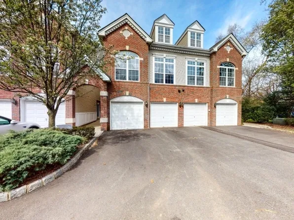 103 Rock Creek Dr, Clifton City, NJ 07014