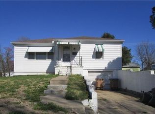 1304 S 8th St, Atchison, KS 66002