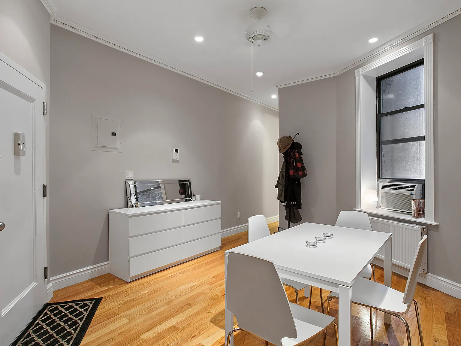 283 West 11th Street — Photo 2