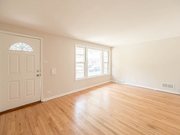 2nd image of 5132 S Nordica Ave