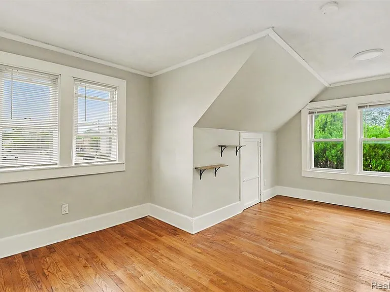 197 Bowers St — Photo 15