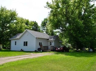 104 Redwood Ct, Lynd, MN 56157