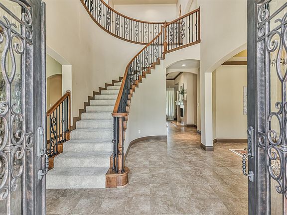 4th image of 17103 Crooked Oak Dr
