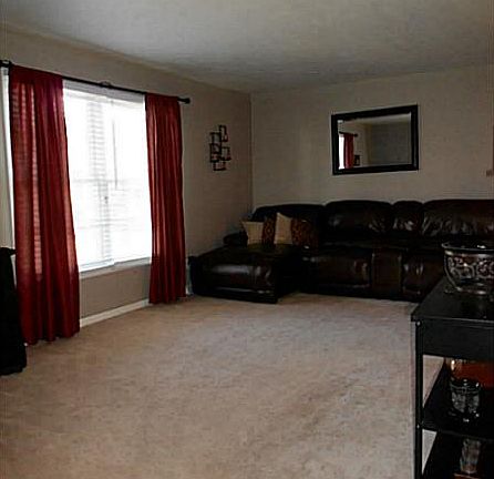 3rd image of 102 Apple Blossom Ct