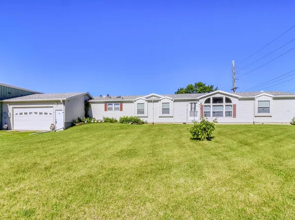 325 1st St SW, Ulen, MN 56585