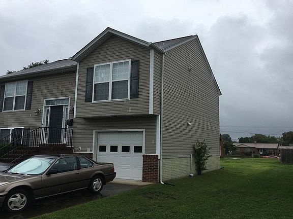 2nd image of 1308 Railroad Ave