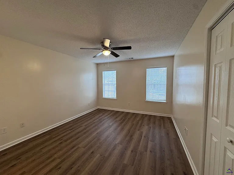 242 Katelyn Cir — Photo 3