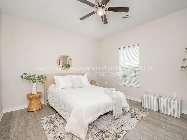 3426 W Angel St — Photo 14