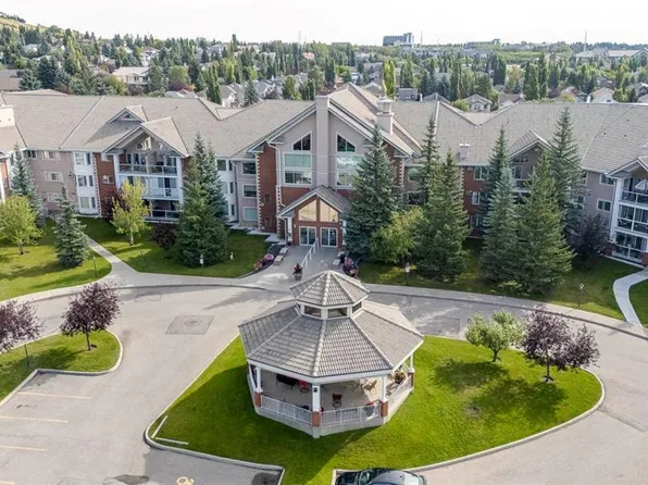 6868 W Sierra Morena Blvd SW #245, Calgary, AB T3H 3R6