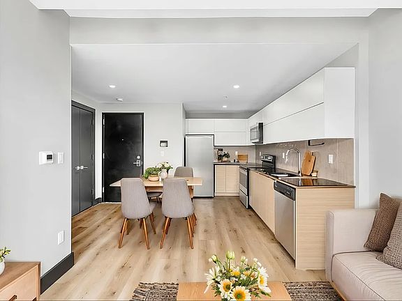 3rd image of 88 Linden Blvd APT 5A