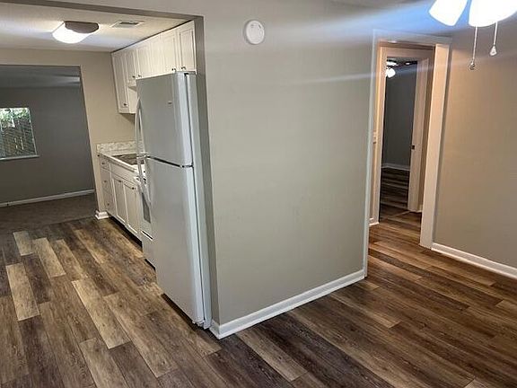 5th image of 947 Don Dr
