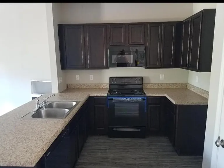 5824 Callaway Cir — Photo 3