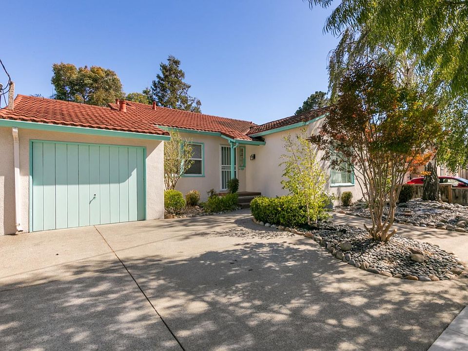1st image of 917 Larkspur Dr