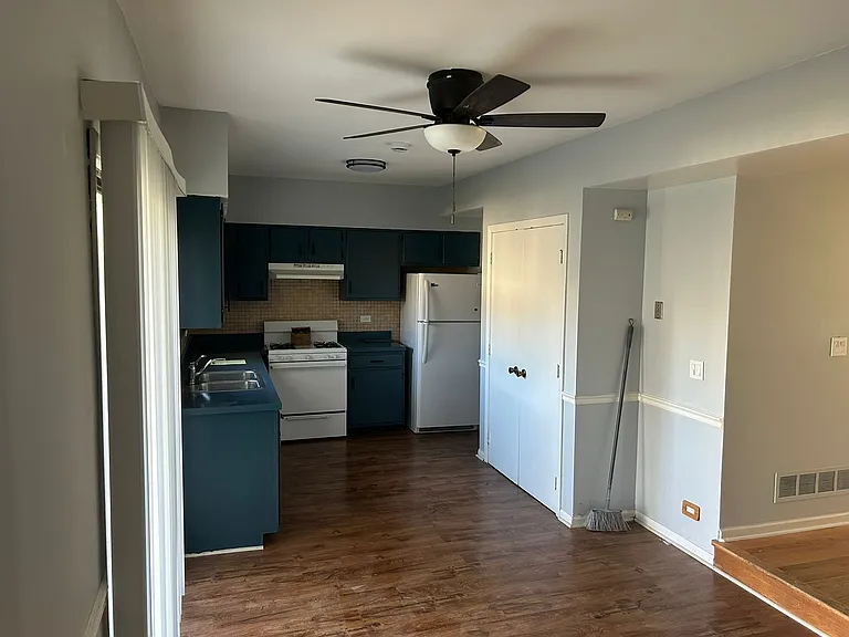 1744 De Forest Ln — Photo 5