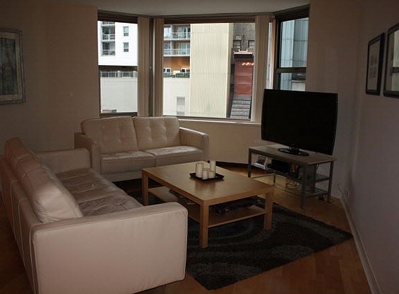 4th image of 535 N Michigan Ave APT 805