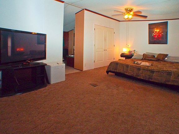 5th image of 400 Linen Ln