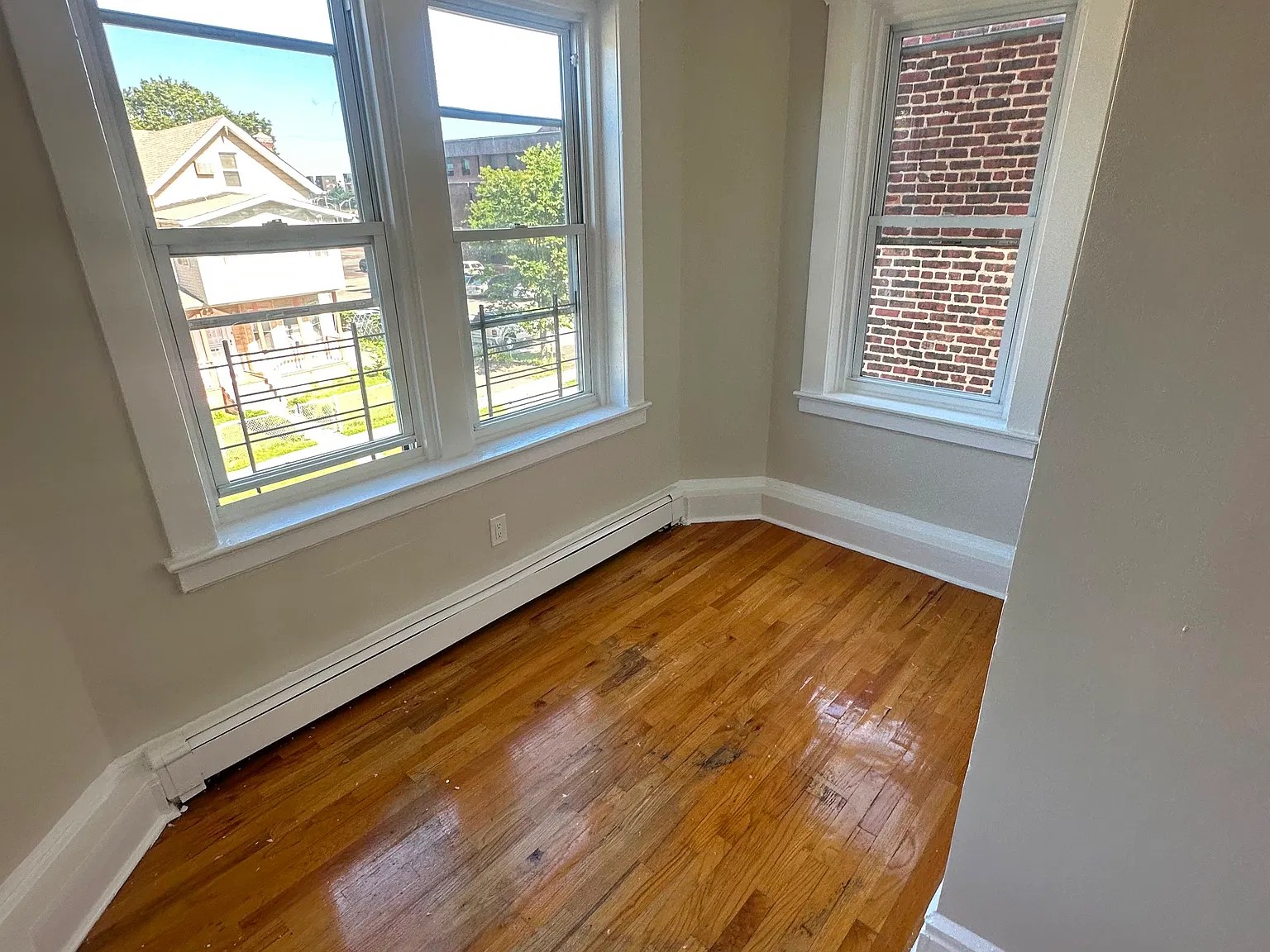 46 S Arlington Ave — Photo 2