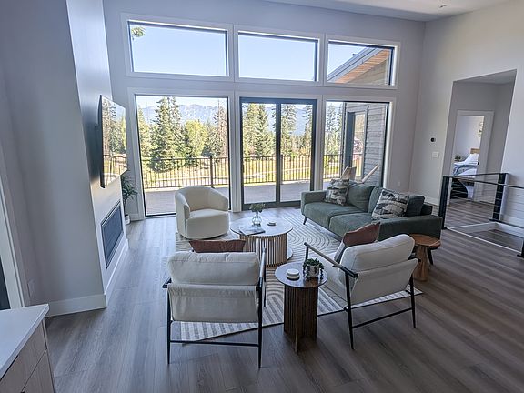 3rd image of 424 Highline Ct