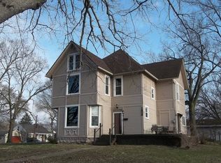 1806 W 1st St, Dixon, IL 61021