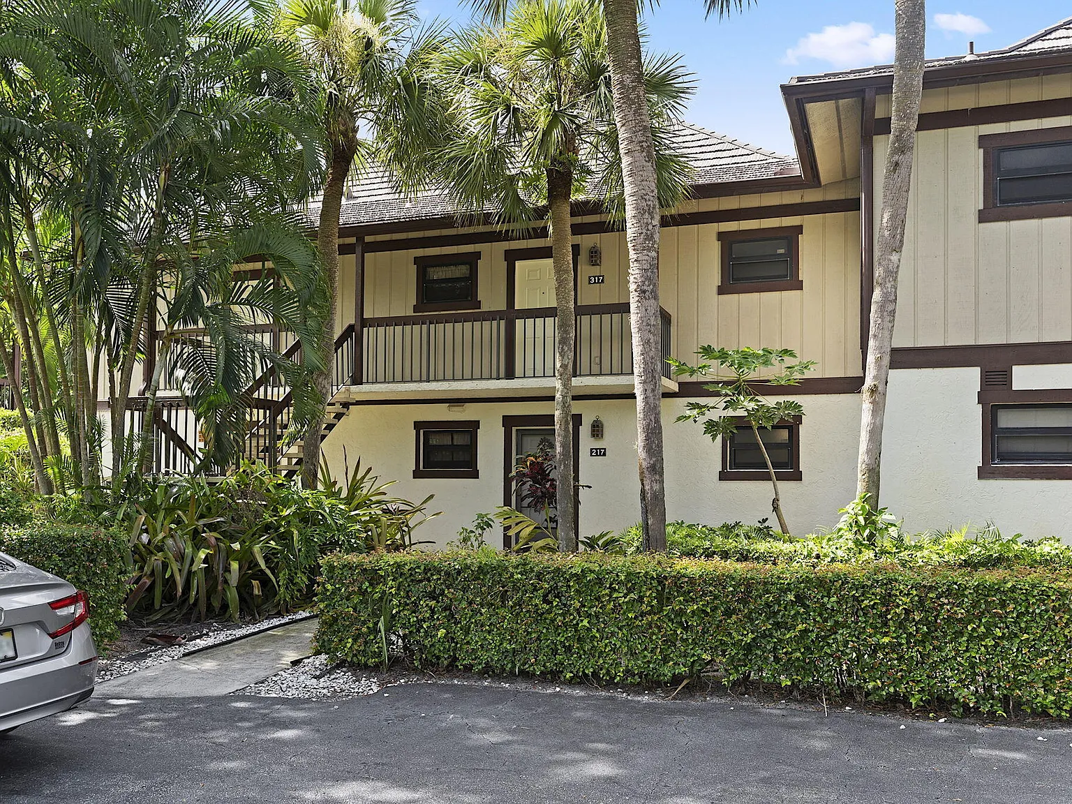 1 bed, 1.0 bath, 900 sqft, $5,000 — Photo 2