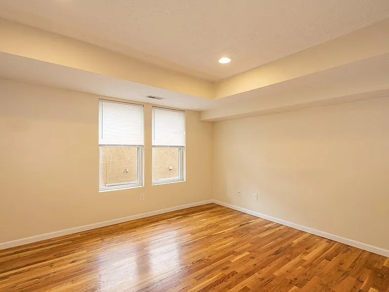 299 E 15th Ave #4 — Photo 22