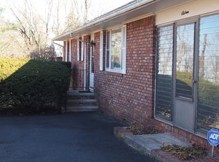 16 Demott Ln, Somerset, NJ 08873