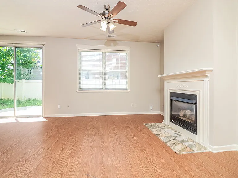 186 Windcroft Ct NW — Photo 5