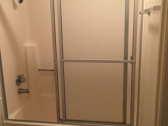5th image of 926 N Wilmington Blvd APT 28